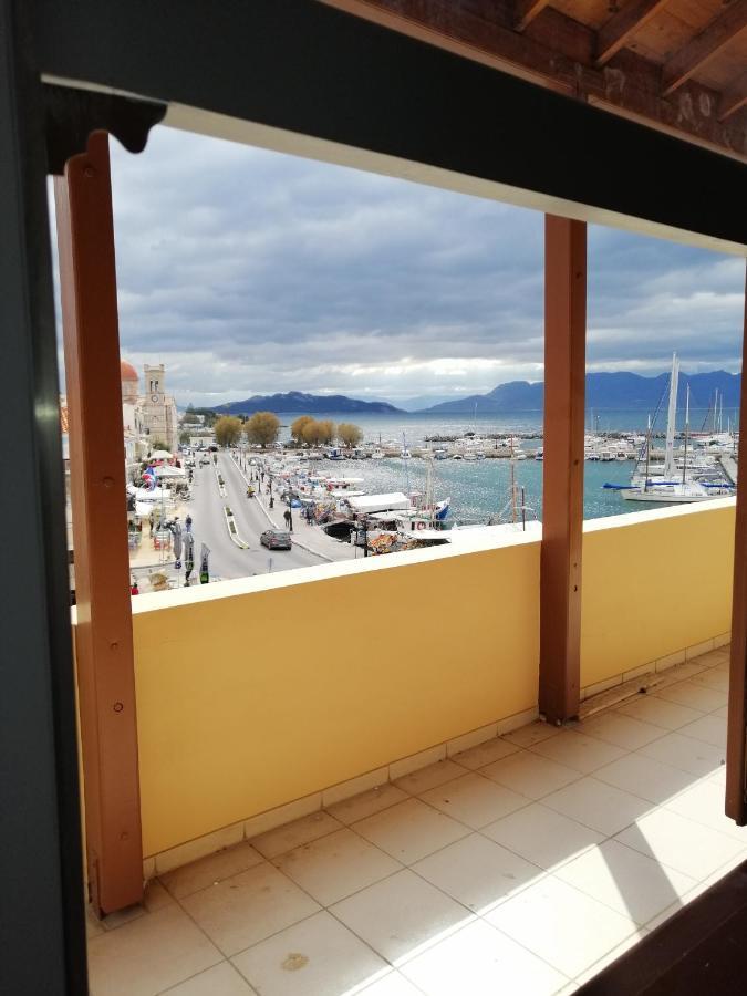Aegina Port Apt 2-Διαμέρισμα Στο Λιμάνι Της Αίγινας 2 Buitenkant foto
