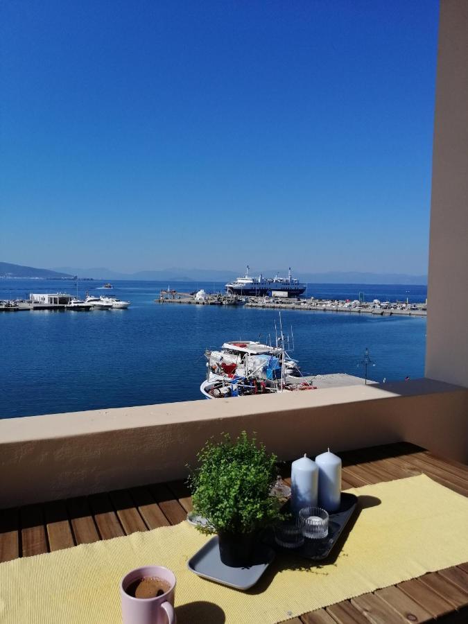 Aegina Port Apt 2-Διαμέρισμα Στο Λιμάνι Της Αίγινας 2 Buitenkant foto