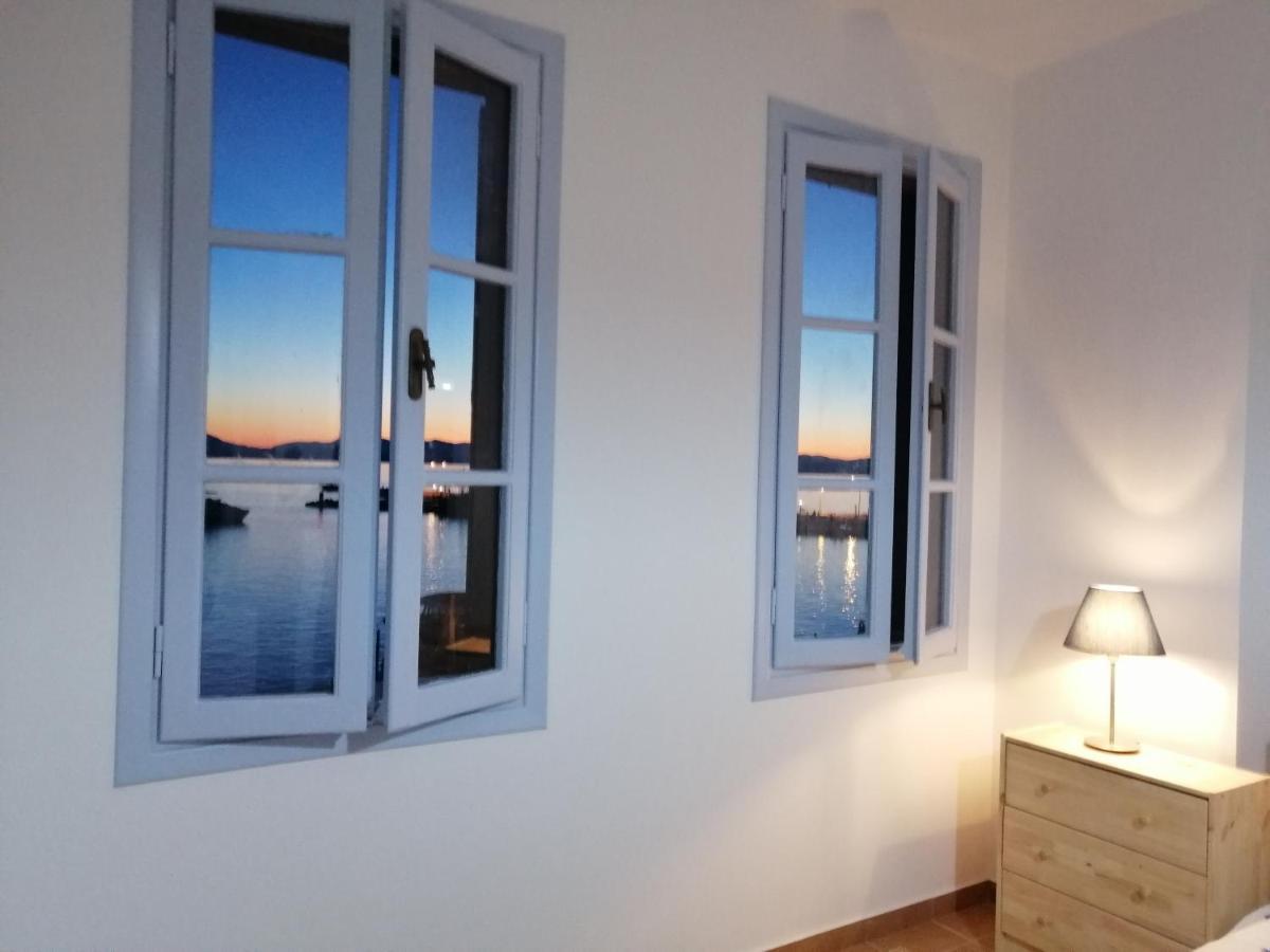 Aegina Port Apt 2-Διαμέρισμα Στο Λιμάνι Της Αίγινας 2 Buitenkant foto