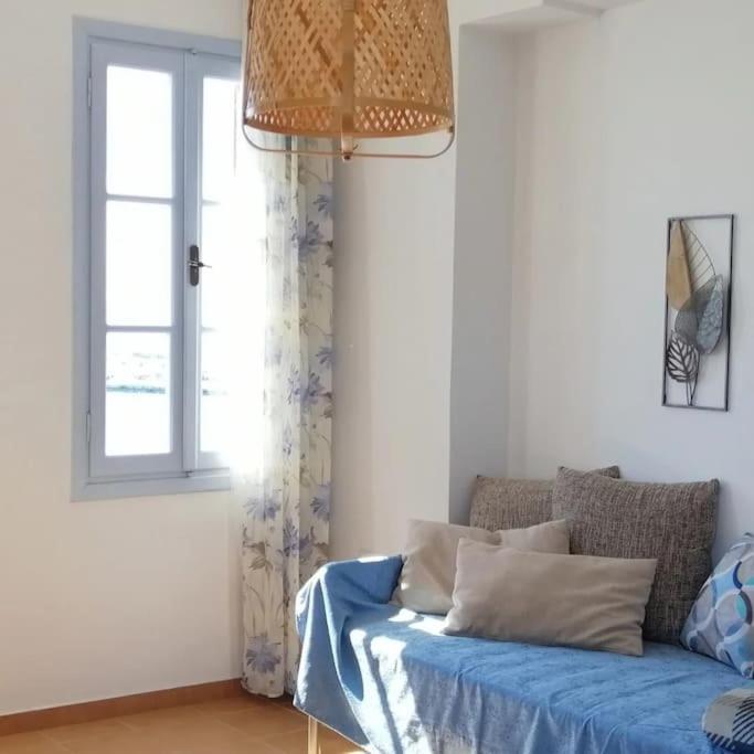 Aegina Port Apt 2-Διαμέρισμα Στο Λιμάνι Της Αίγινας 2 Buitenkant foto