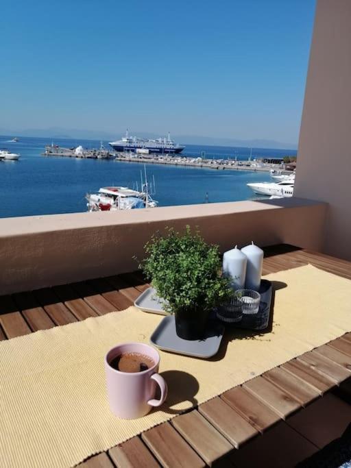 Aegina Port Apt 2-Διαμέρισμα Στο Λιμάνι Της Αίγινας 2 Buitenkant foto