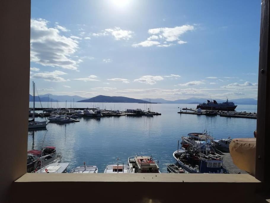 Aegina Port Apt 2-Διαμέρισμα Στο Λιμάνι Της Αίγινας 2 Buitenkant foto