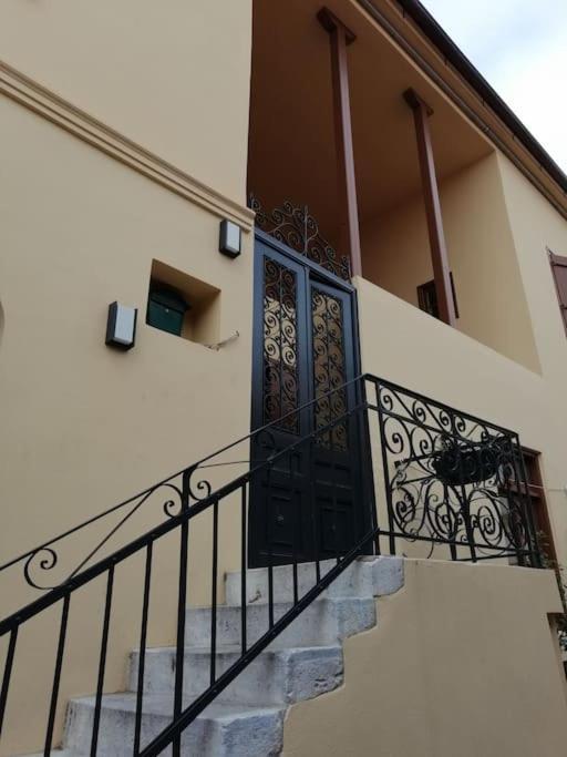 Aegina Port Apt 2-Διαμέρισμα Στο Λιμάνι Της Αίγινας 2 Buitenkant foto