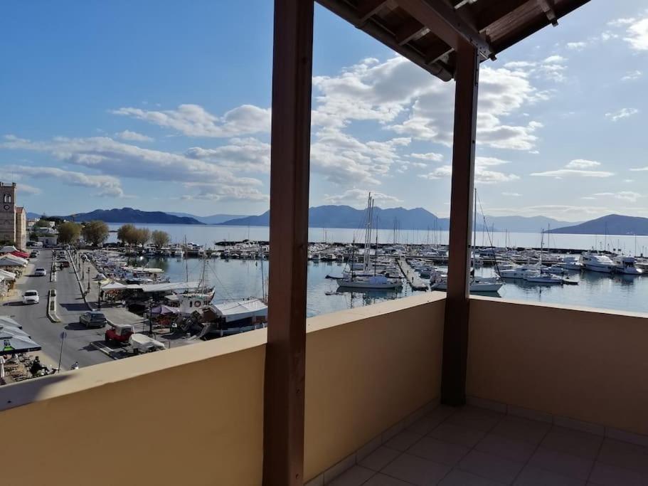 Aegina Port Apt 2-Διαμέρισμα Στο Λιμάνι Της Αίγινας 2 Buitenkant foto