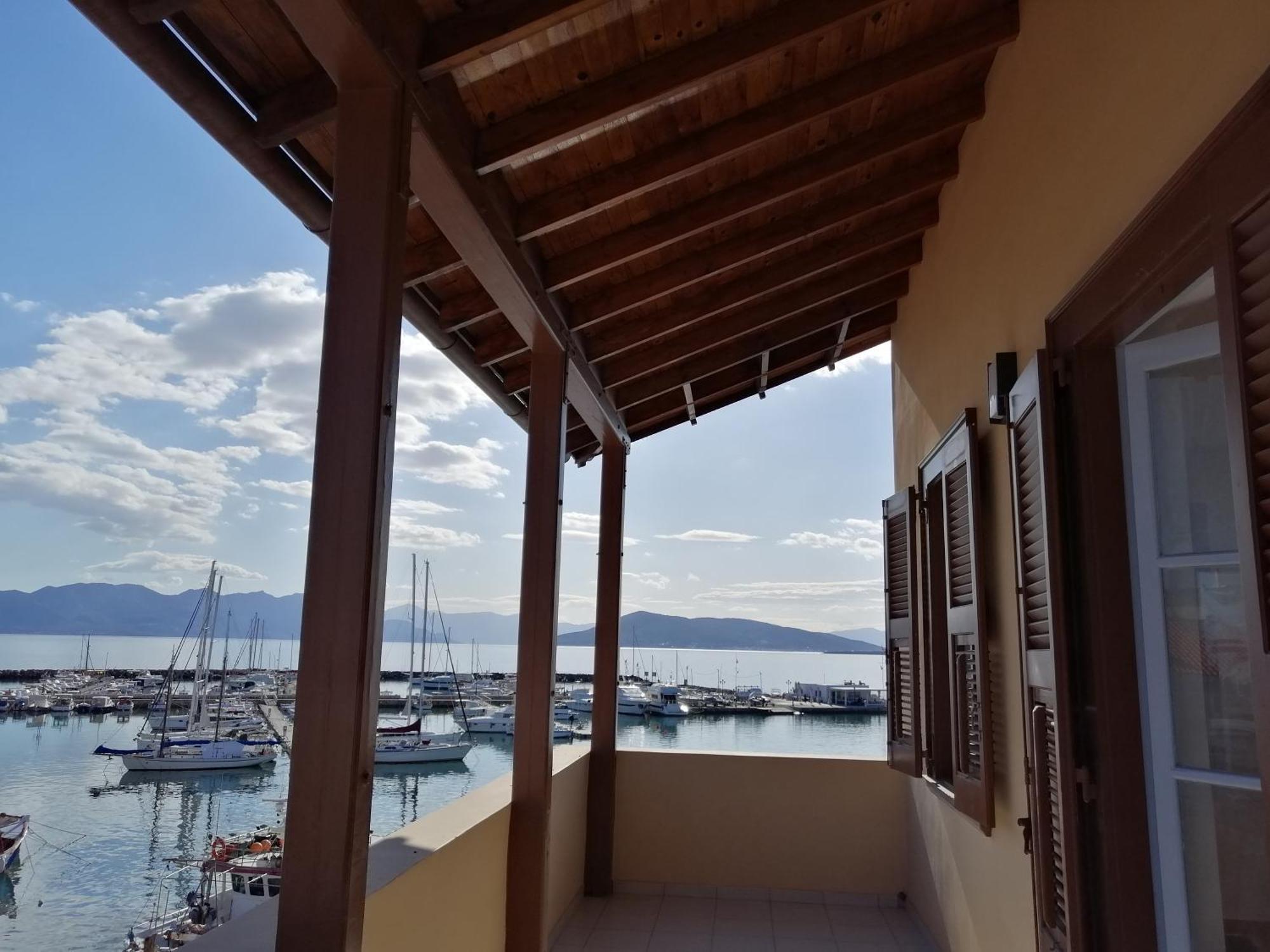 Aegina Port Apt 2-Διαμέρισμα Στο Λιμάνι Της Αίγινας 2 Kamer foto